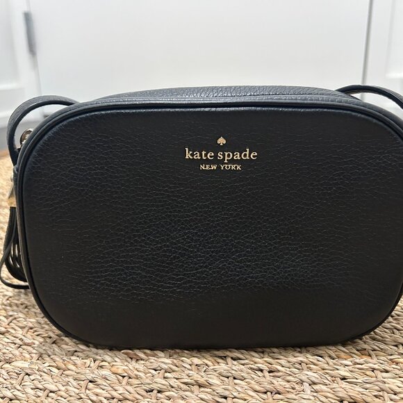 Small black leather Kate Spade cross-body bag with zipper tassel. - Picture 7 of 10